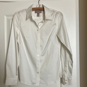 Banana Republic white women’s ‘non-iron’ button-down shirt, EUC